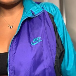 NIKE Vintage nylon windbreaker
